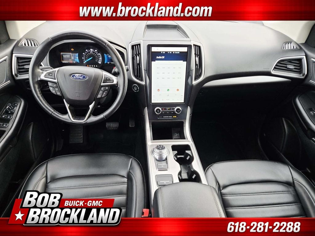 Ford Edge Vehicle Full-screen Gallery Image 09