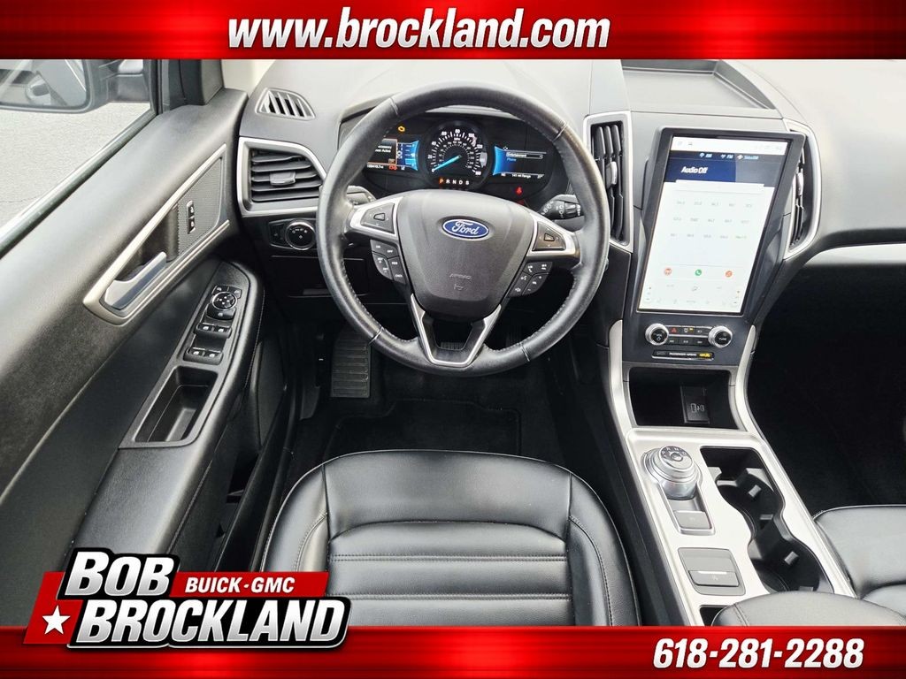 Ford Edge Vehicle Full-screen Gallery Image 10