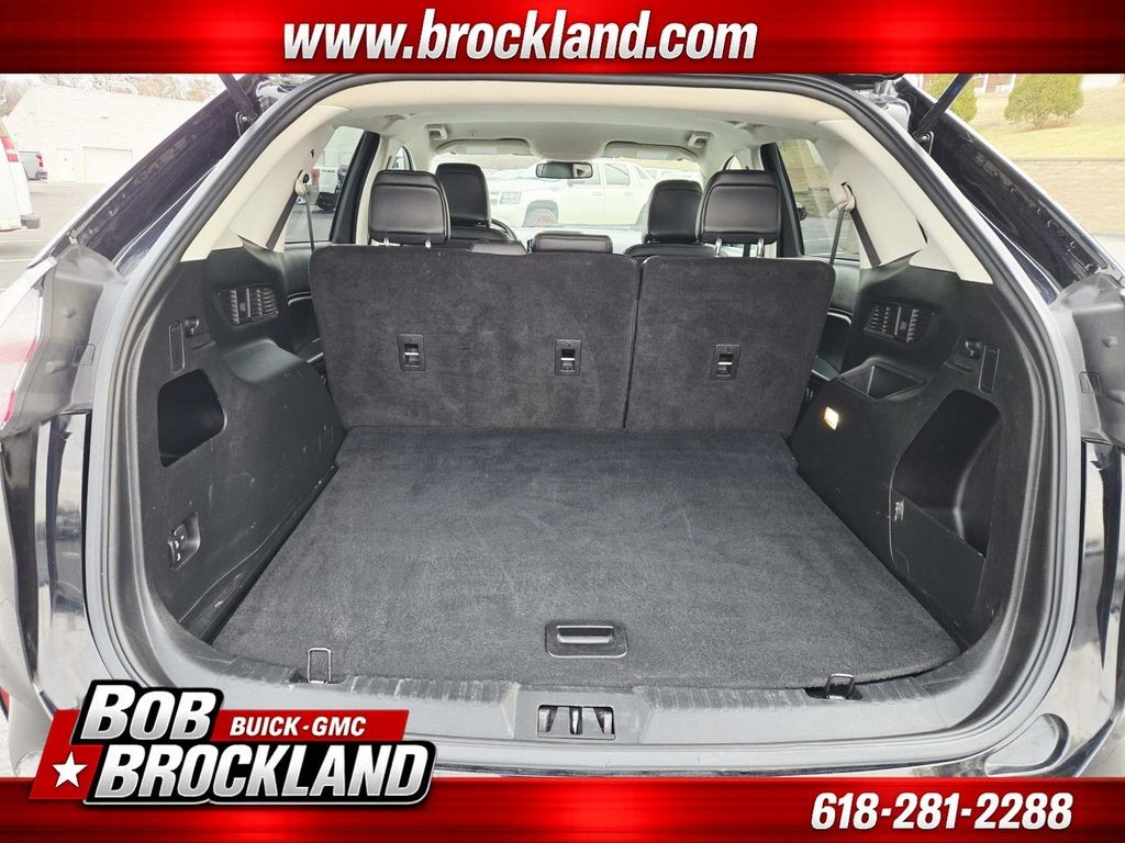 Ford Edge Vehicle Full-screen Gallery Image 13