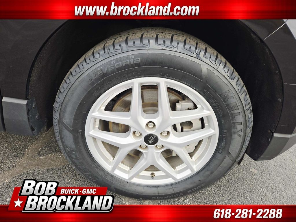 Ford Edge Vehicle Full-screen Gallery Image 16