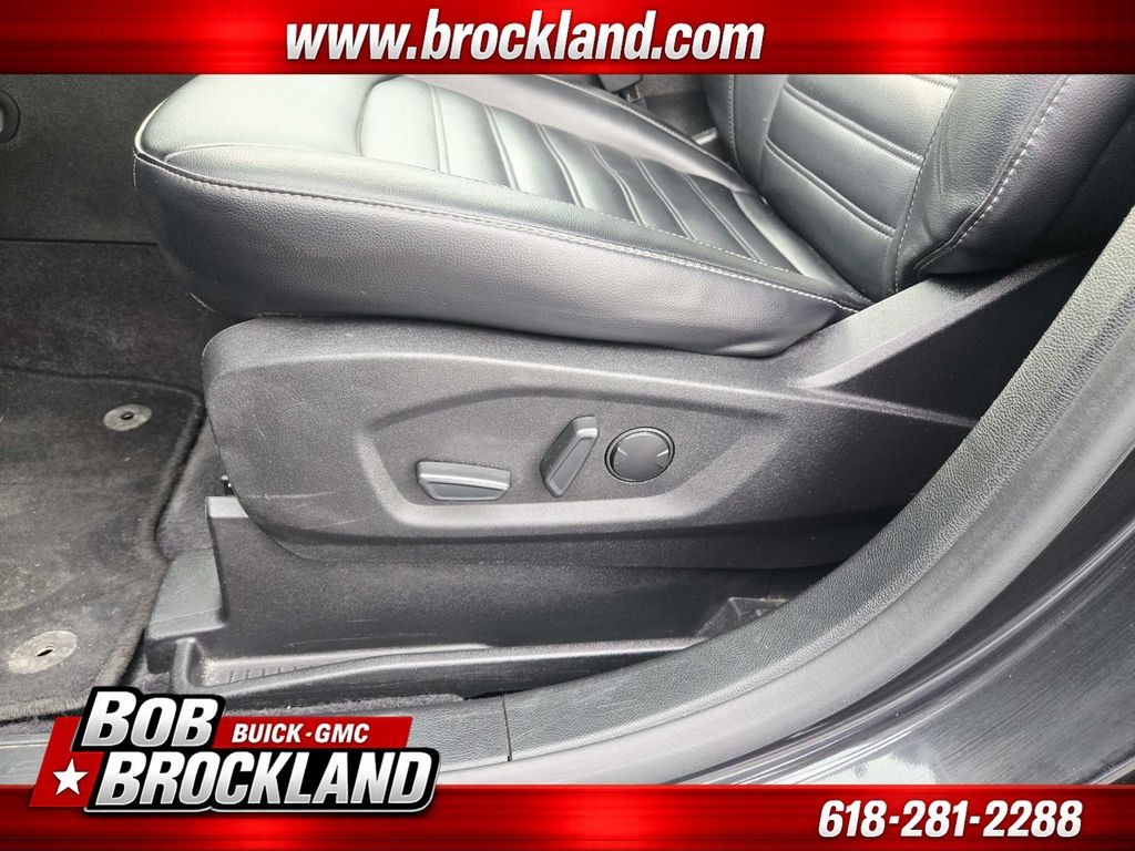 Ford Edge Vehicle Full-screen Gallery Image 35