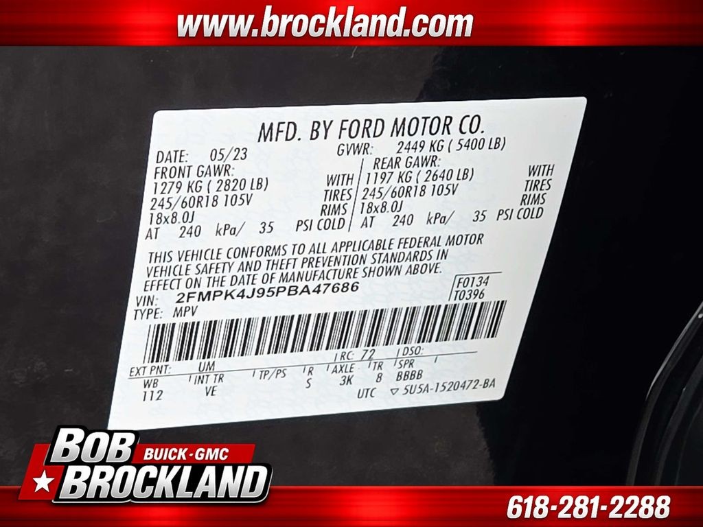 Ford Edge Vehicle Full-screen Gallery Image 36