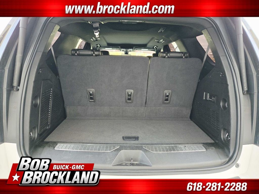 Chevrolet Tahoe Vehicle Full-screen Gallery Image 15