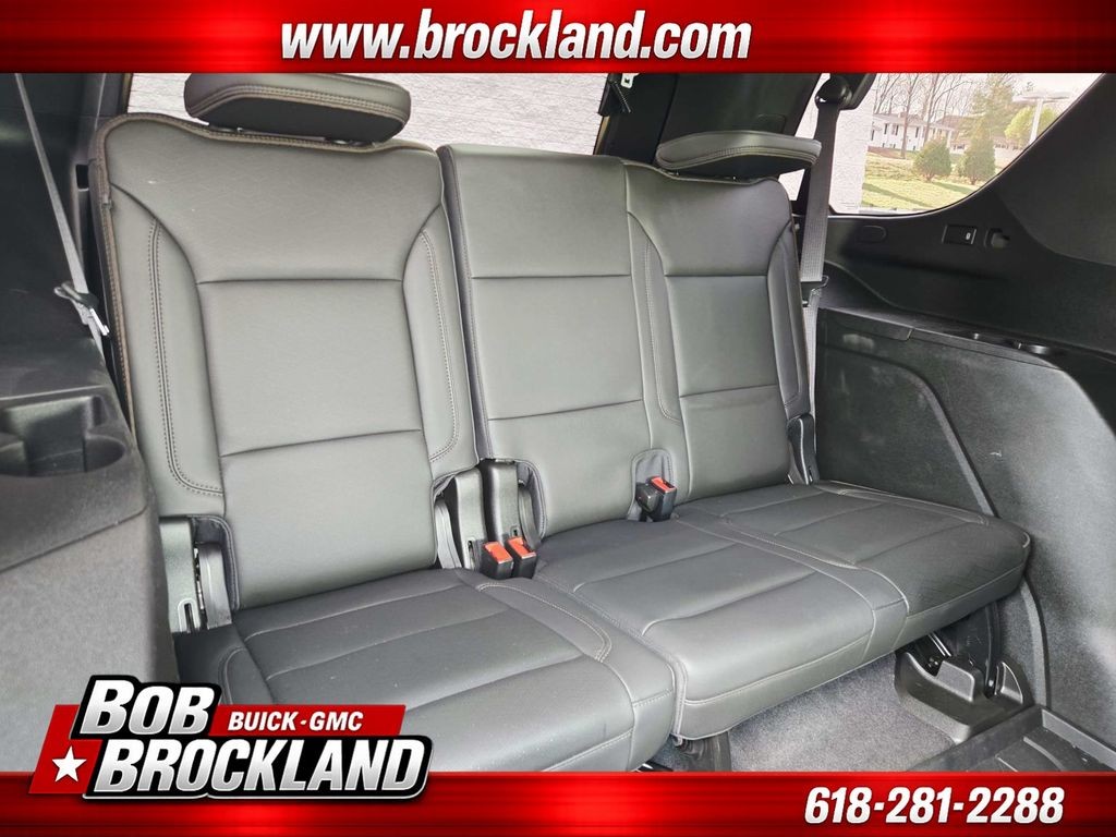 Chevrolet Tahoe Vehicle Full-screen Gallery Image 16