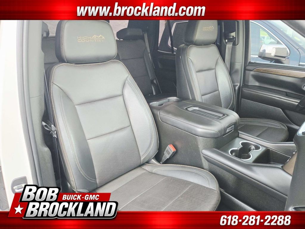 Chevrolet Tahoe Vehicle Full-screen Gallery Image 18