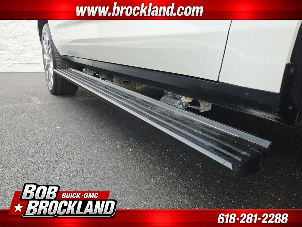 Chevrolet Tahoe Vehicle Full-screen Gallery Image 19