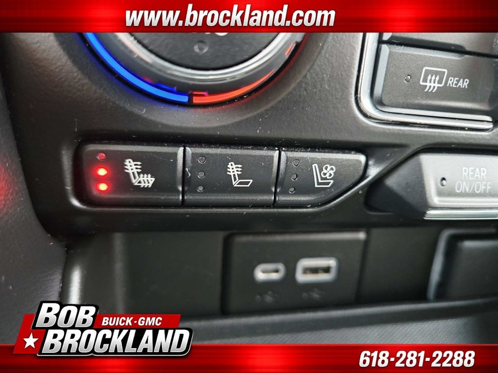 Chevrolet Tahoe Vehicle Full-screen Gallery Image 33