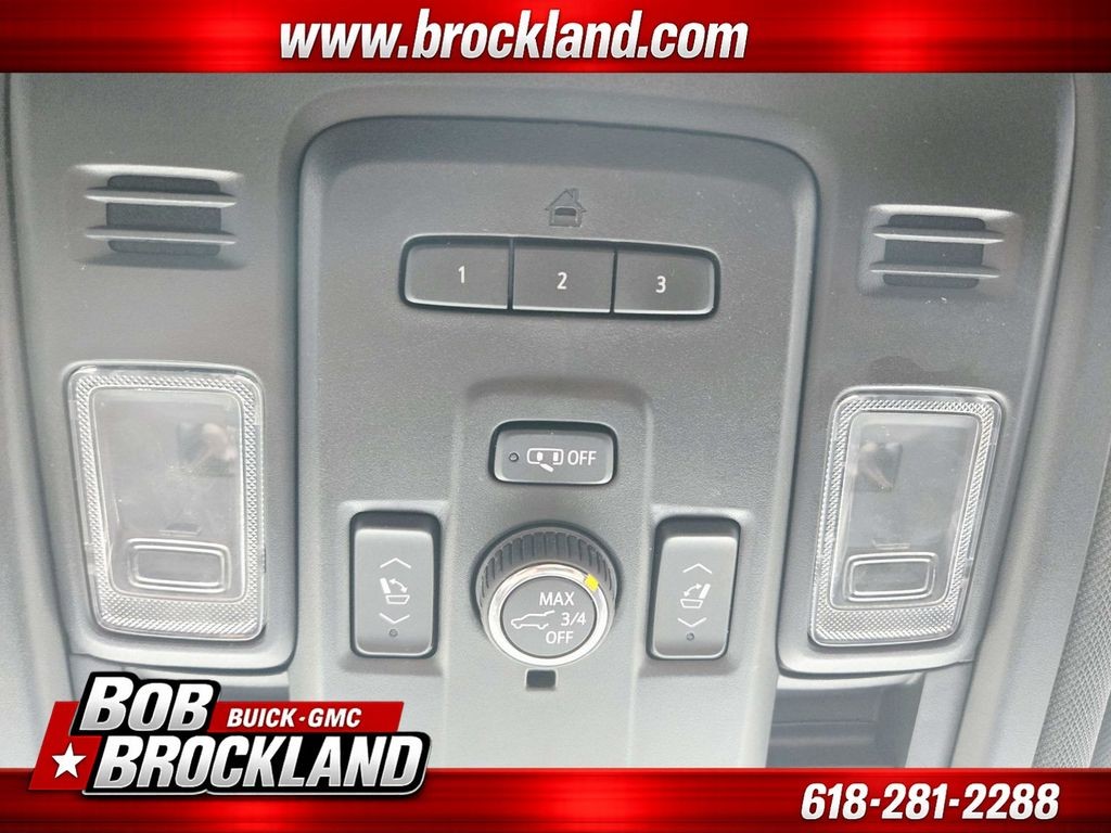 Chevrolet Tahoe Vehicle Full-screen Gallery Image 36