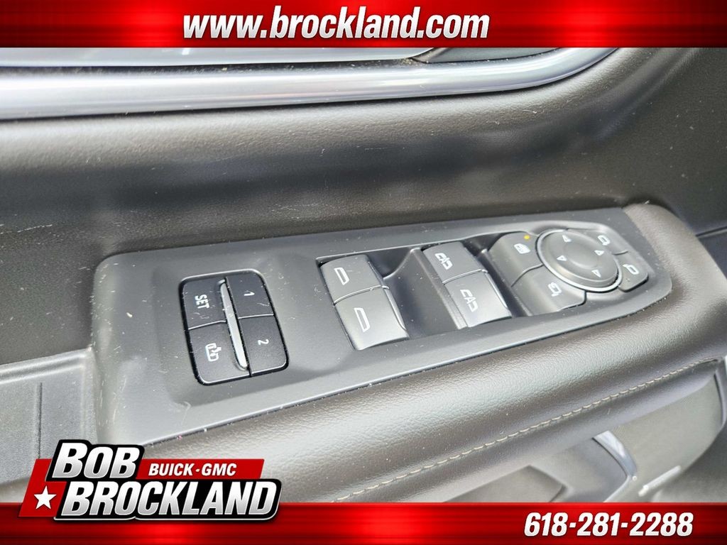 Chevrolet Tahoe Vehicle Full-screen Gallery Image 41