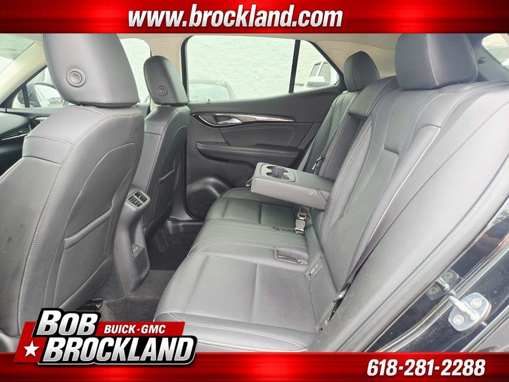 Buick Envision Vehicle Full-screen Gallery Image 15