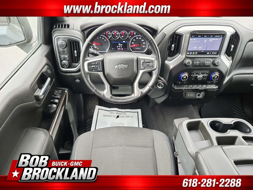 Chevrolet Silverado 1500 Vehicle Full-screen Gallery Image 10