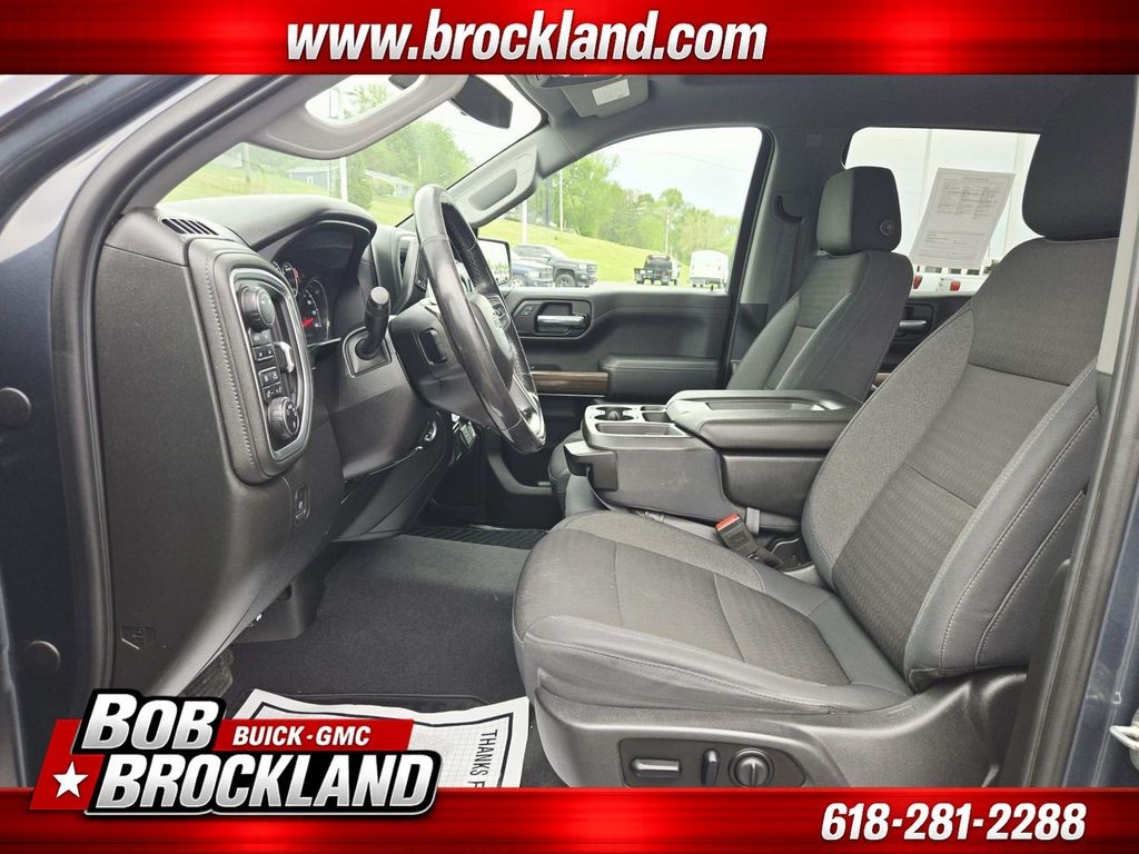 Chevrolet Silverado 1500 Vehicle Full-screen Gallery Image 11