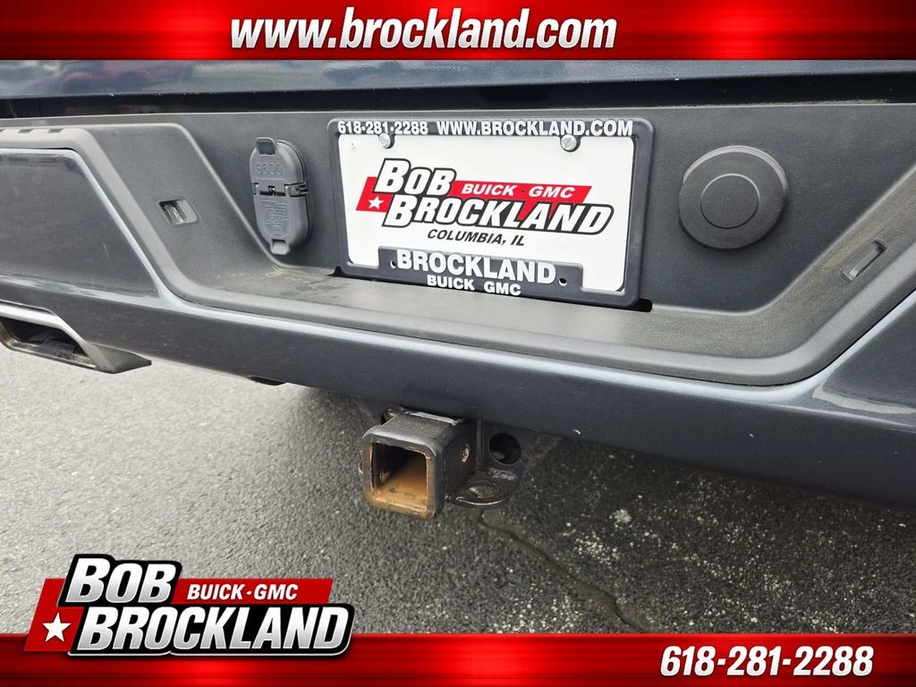 Chevrolet Silverado 1500 Vehicle Full-screen Gallery Image 14