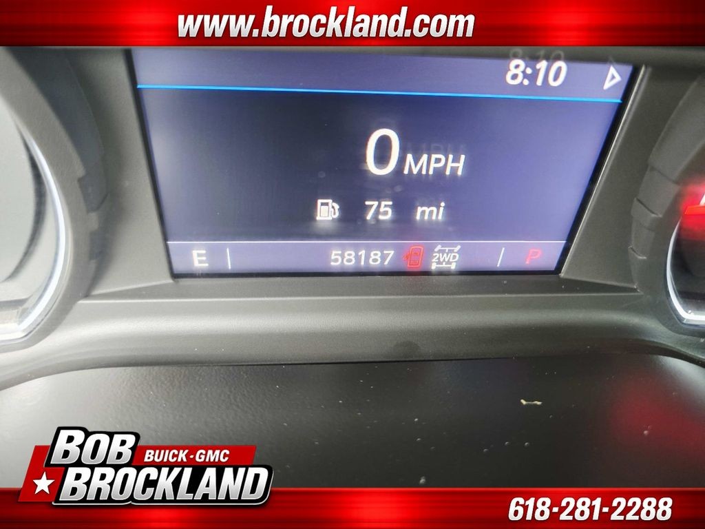 Chevrolet Silverado 1500 Vehicle Full-screen Gallery Image 26