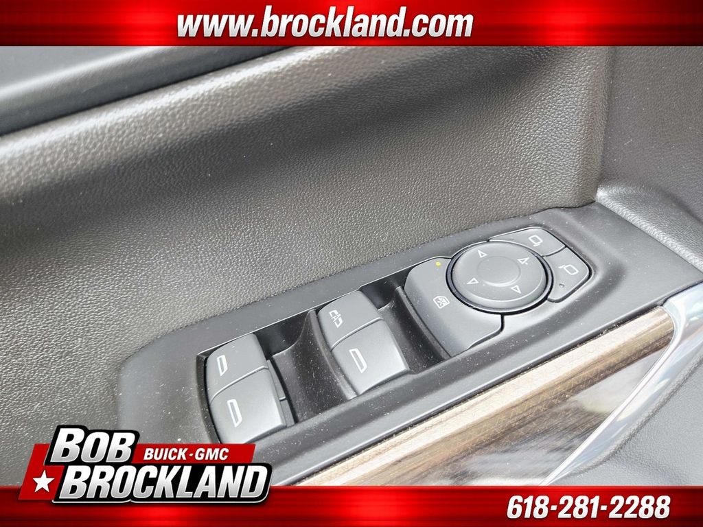 Chevrolet Silverado 1500 Vehicle Full-screen Gallery Image 37
