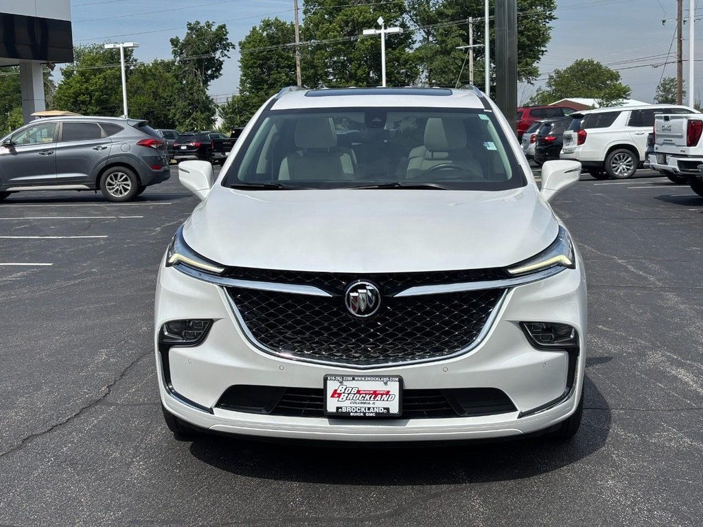 Buick Enclave Vehicle Full-screen Gallery Image 08