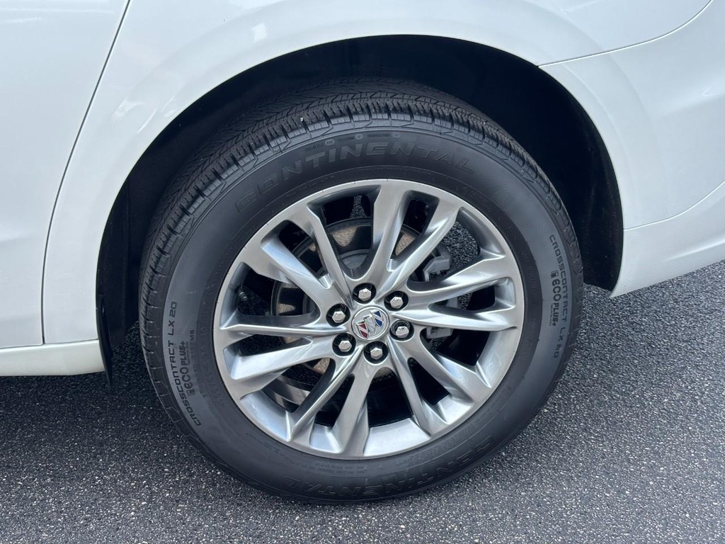 Buick Enclave Vehicle Full-screen Gallery Image 10