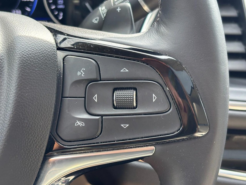 Buick Enclave Vehicle Full-screen Gallery Image 20