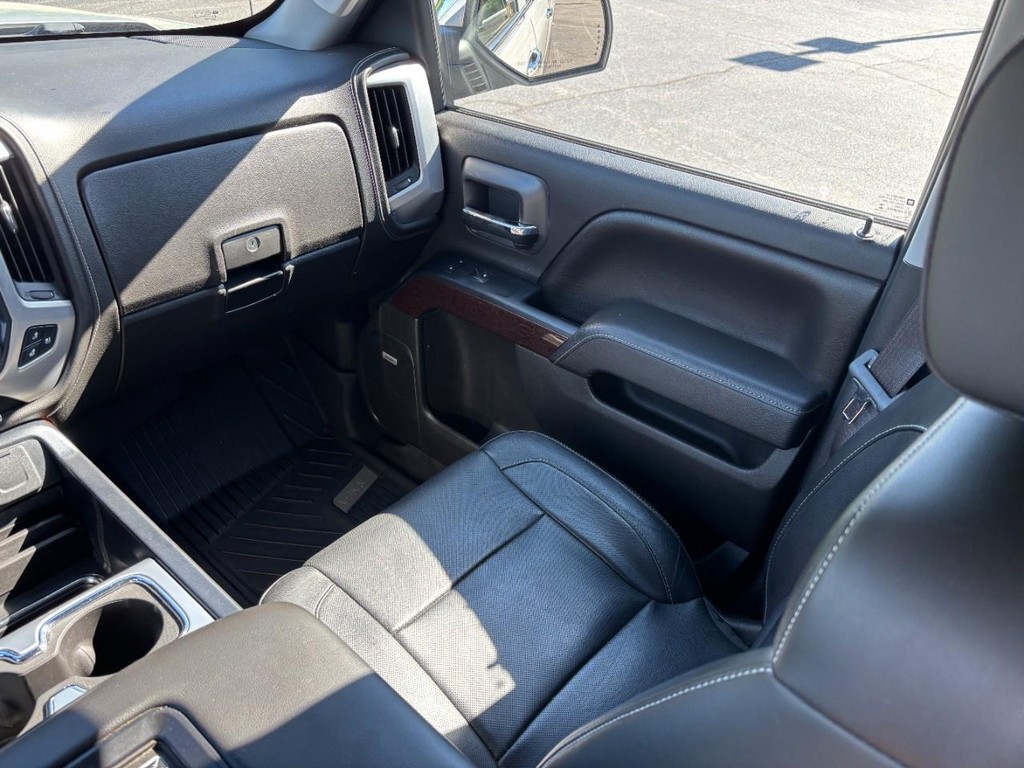 GMC Sierra 1500 Vehicle Full-screen Gallery Image 15
