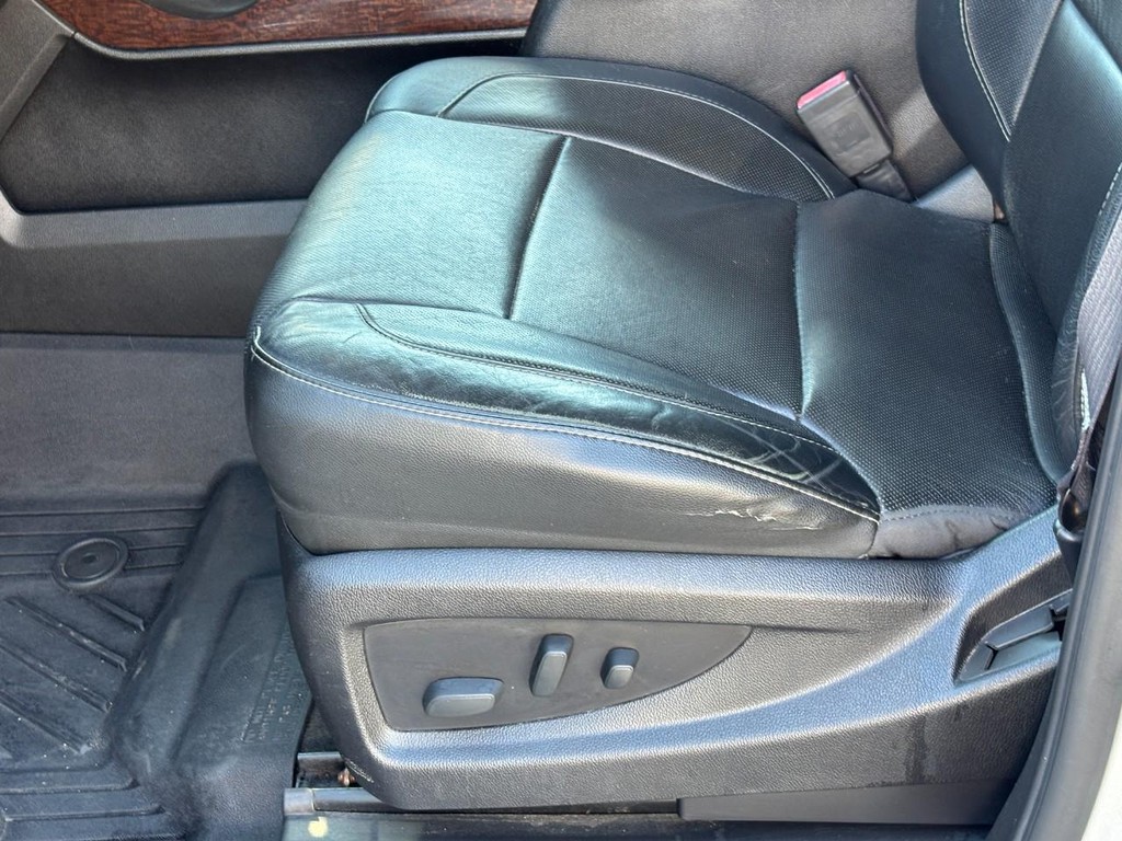 GMC Sierra 1500 Vehicle Full-screen Gallery Image 16