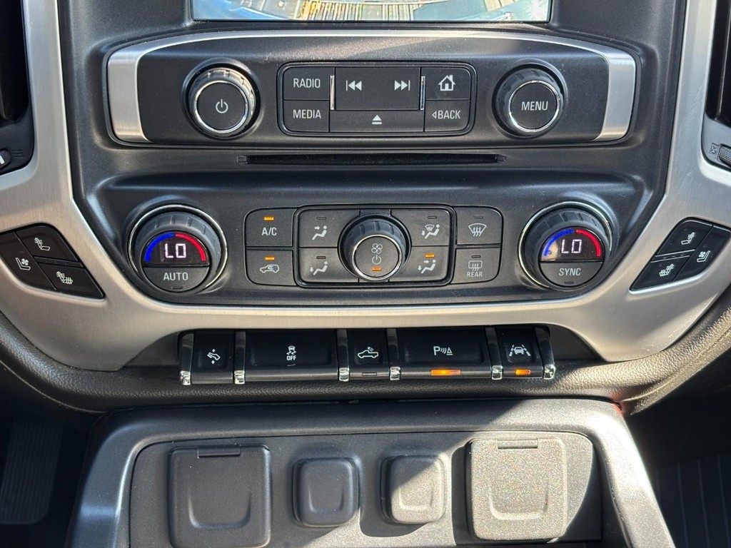 GMC Sierra 1500 Vehicle Full-screen Gallery Image 23