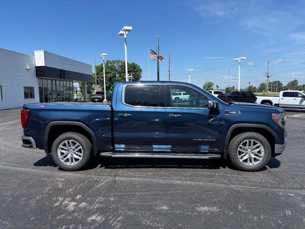GMC Sierra 1500 Vehicle Full-screen Gallery Image 02