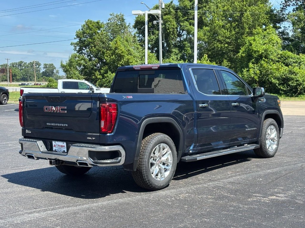 GMC Sierra 1500 Vehicle Full-screen Gallery Image 03