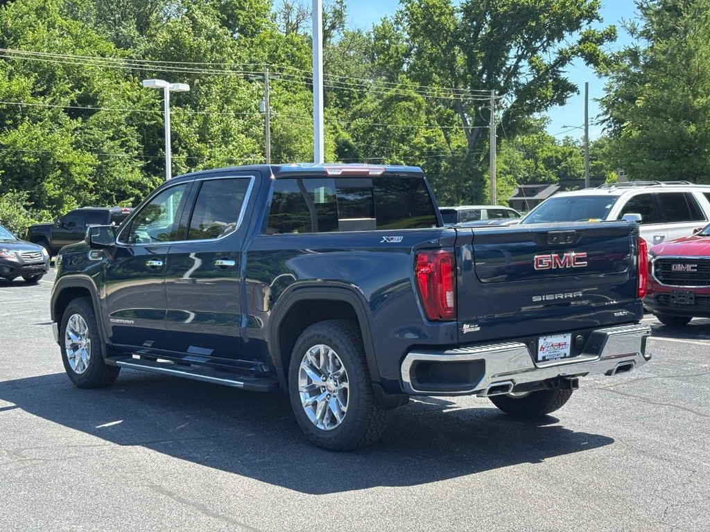 GMC Sierra 1500 Vehicle Full-screen Gallery Image 05