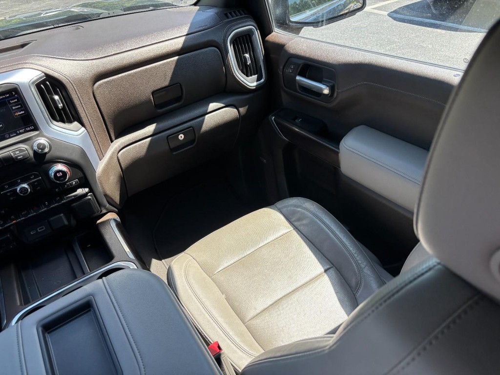 GMC Sierra 1500 Vehicle Full-screen Gallery Image 13