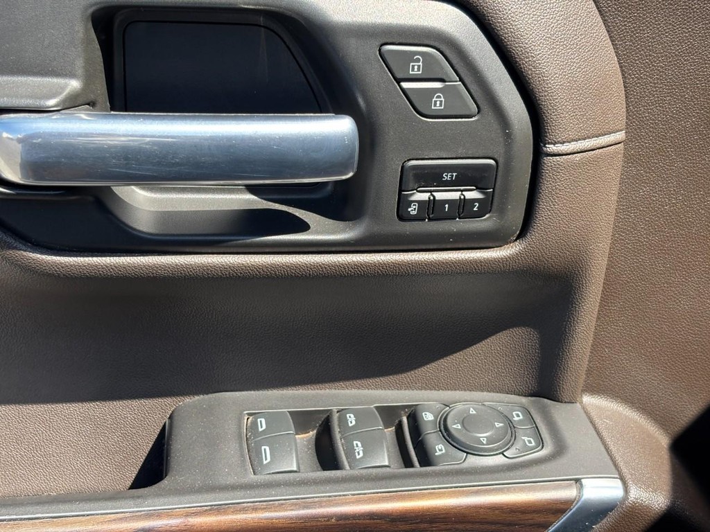 GMC Sierra 1500 Vehicle Full-screen Gallery Image 15