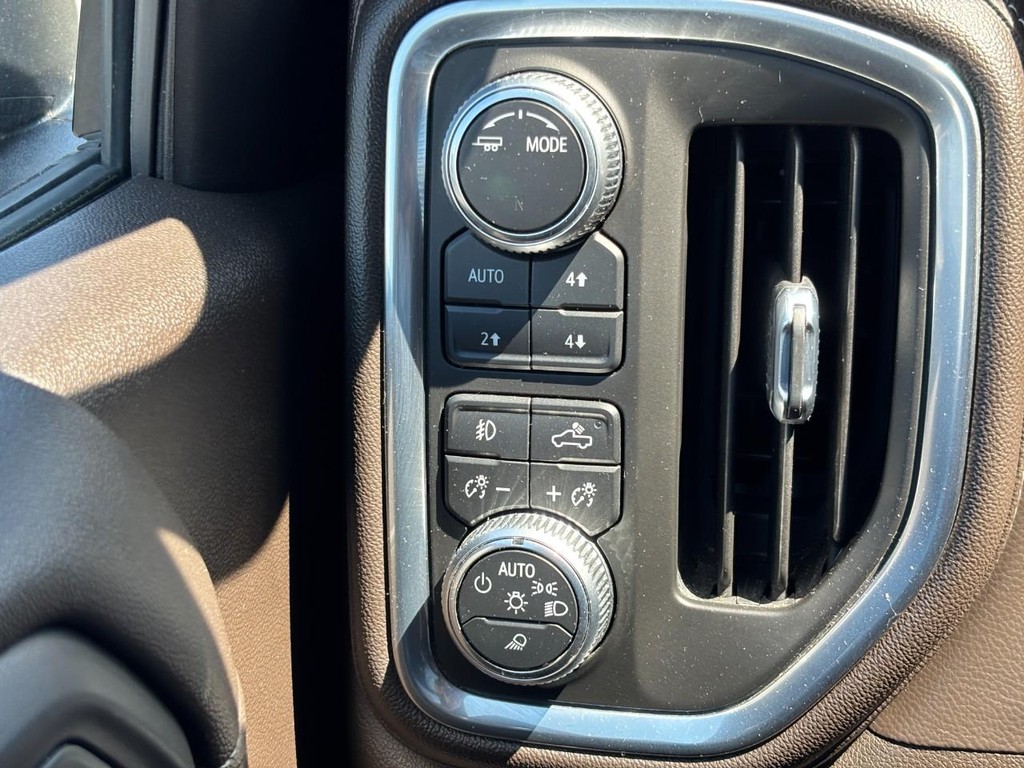 GMC Sierra 1500 Vehicle Full-screen Gallery Image 16