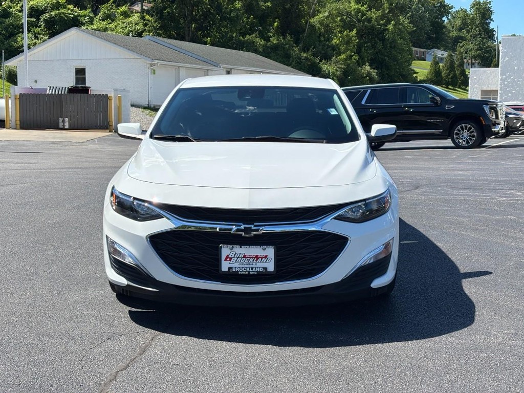 Chevrolet Malibu Vehicle Full-screen Gallery Image 08