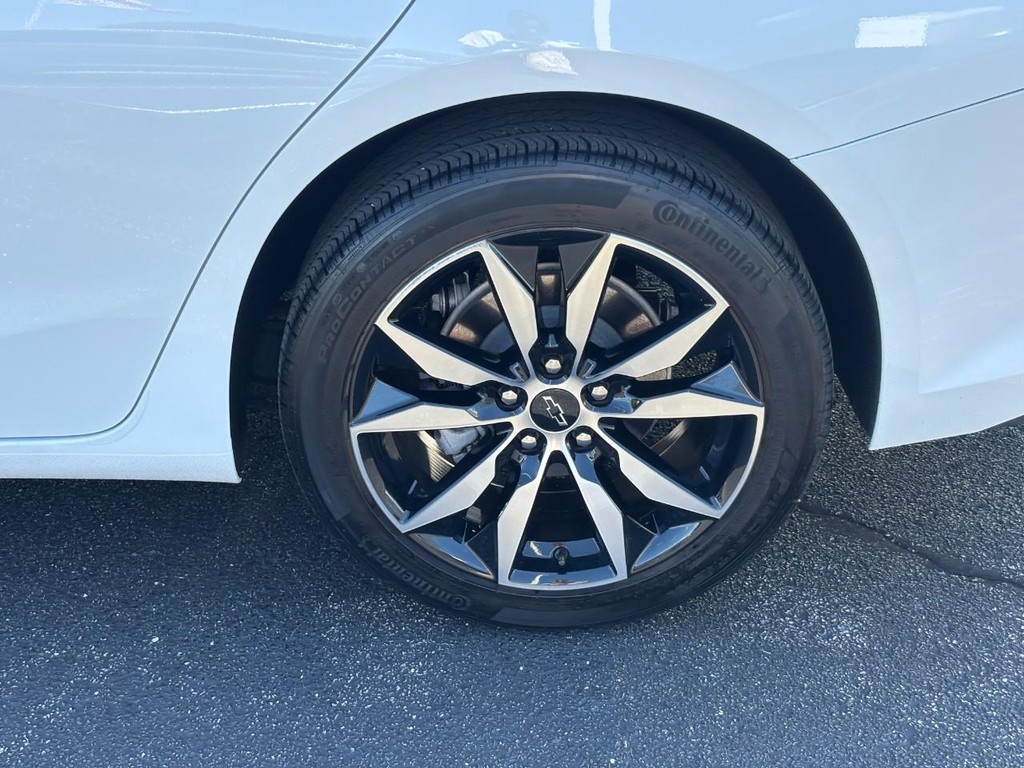 Chevrolet Malibu Vehicle Full-screen Gallery Image 10