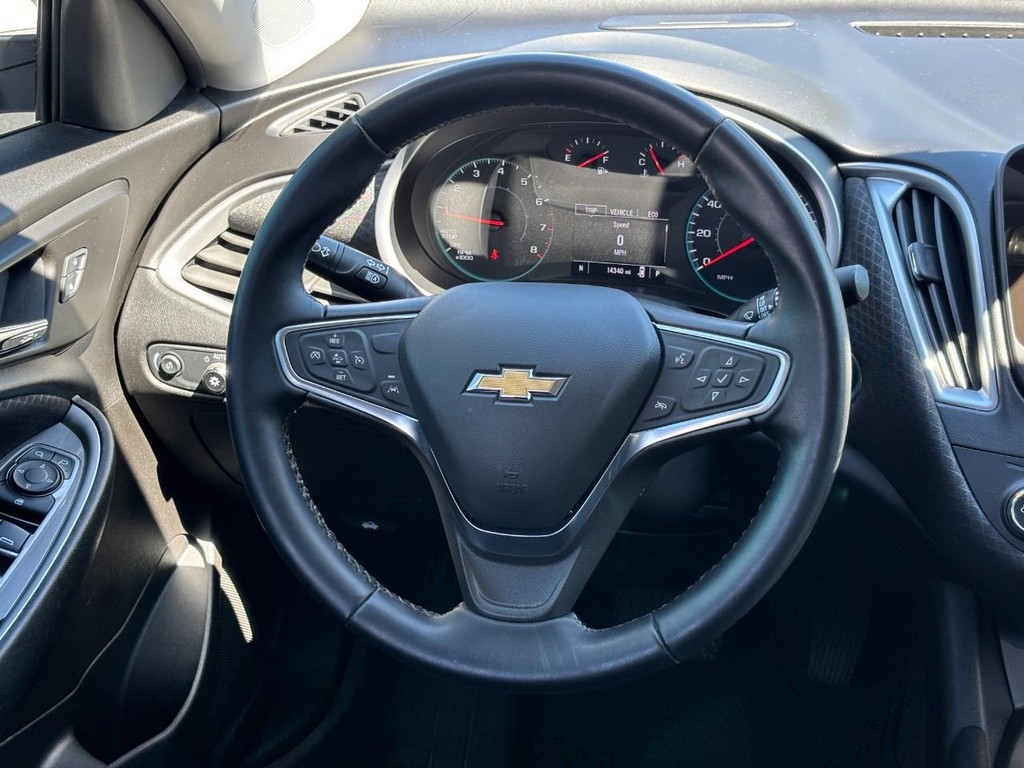 Chevrolet Malibu Vehicle Full-screen Gallery Image 13