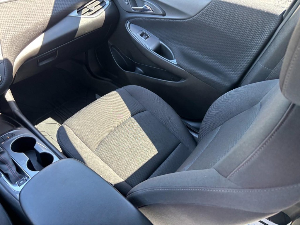 Chevrolet Malibu Vehicle Full-screen Gallery Image 15