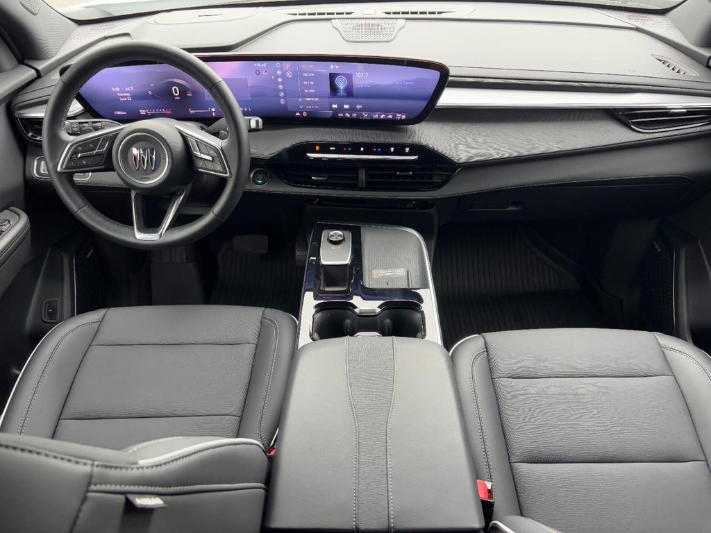 Buick Enclave Vehicle Full-screen Gallery Image 12