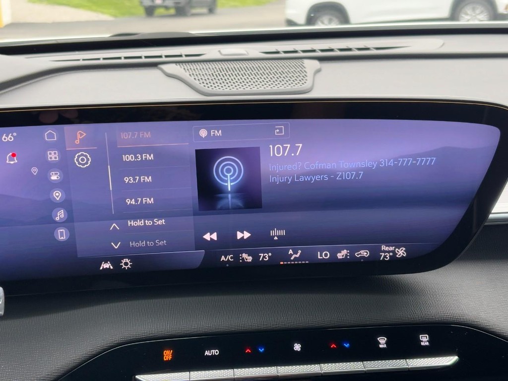 Buick Enclave Vehicle Full-screen Gallery Image 21