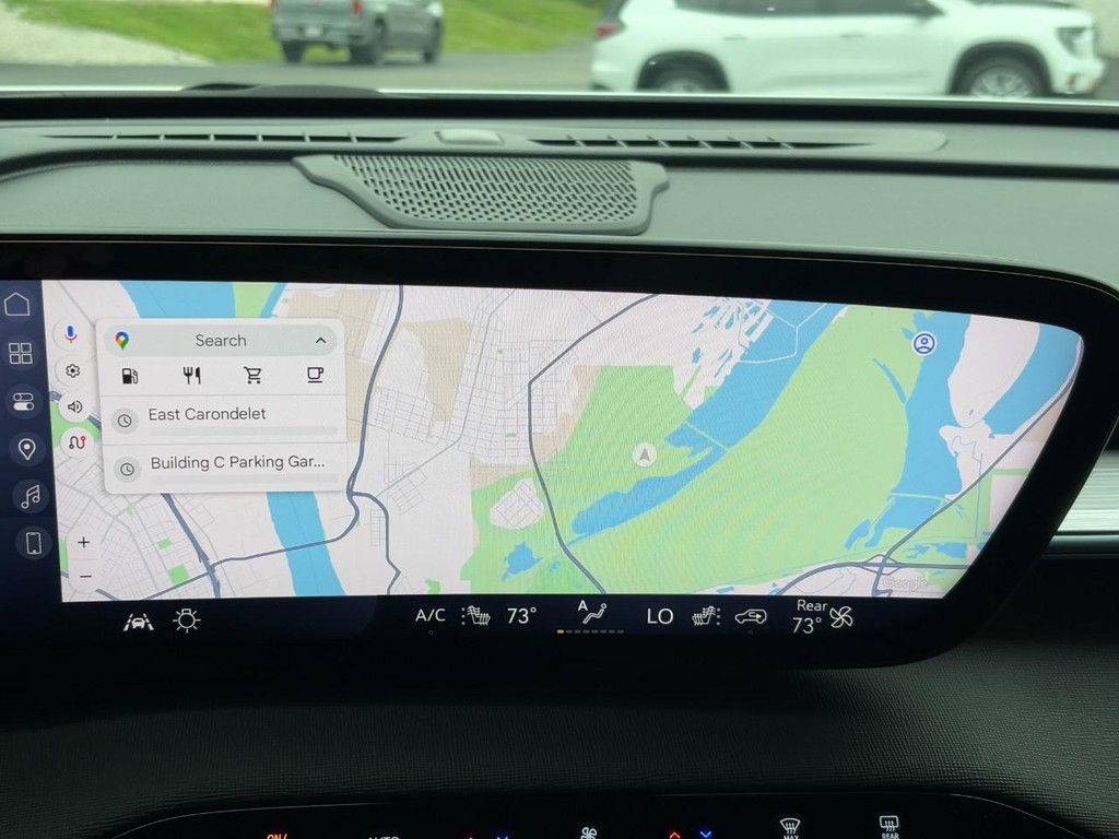 Buick Enclave Vehicle Full-screen Gallery Image 22