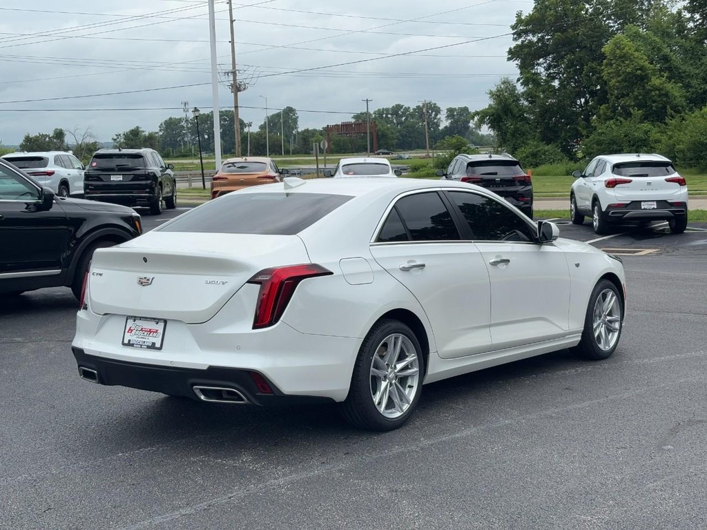 Cadillac CT4 Vehicle Full-screen Gallery Image 03