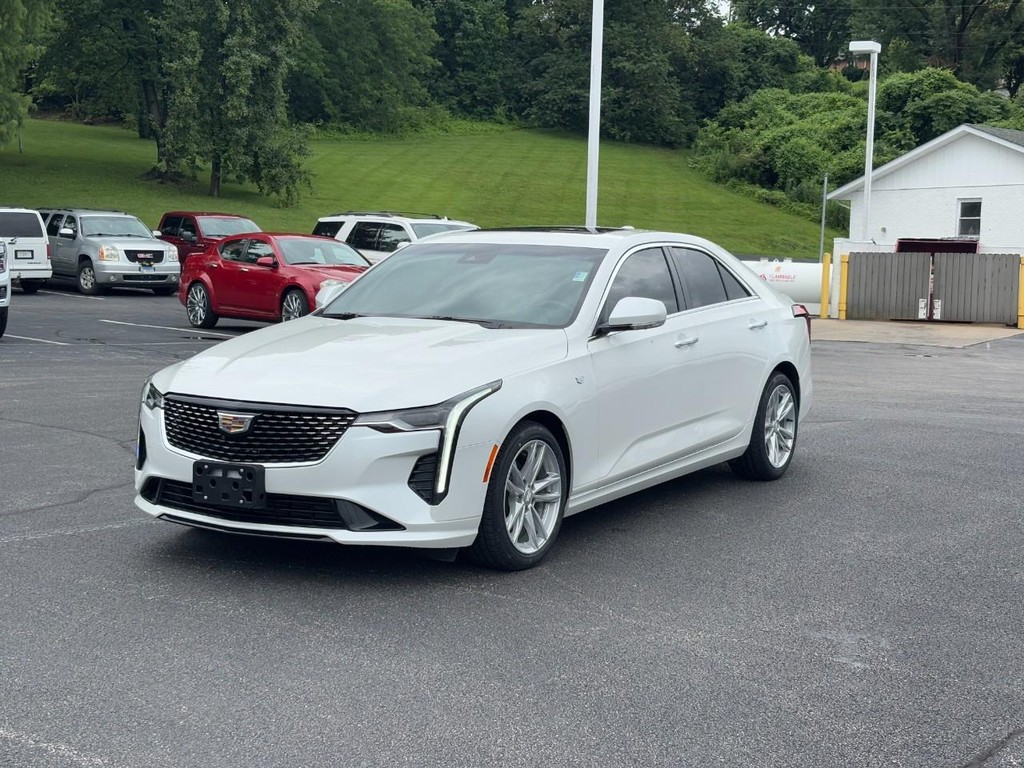 Cadillac CT4 Vehicle Full-screen Gallery Image 07