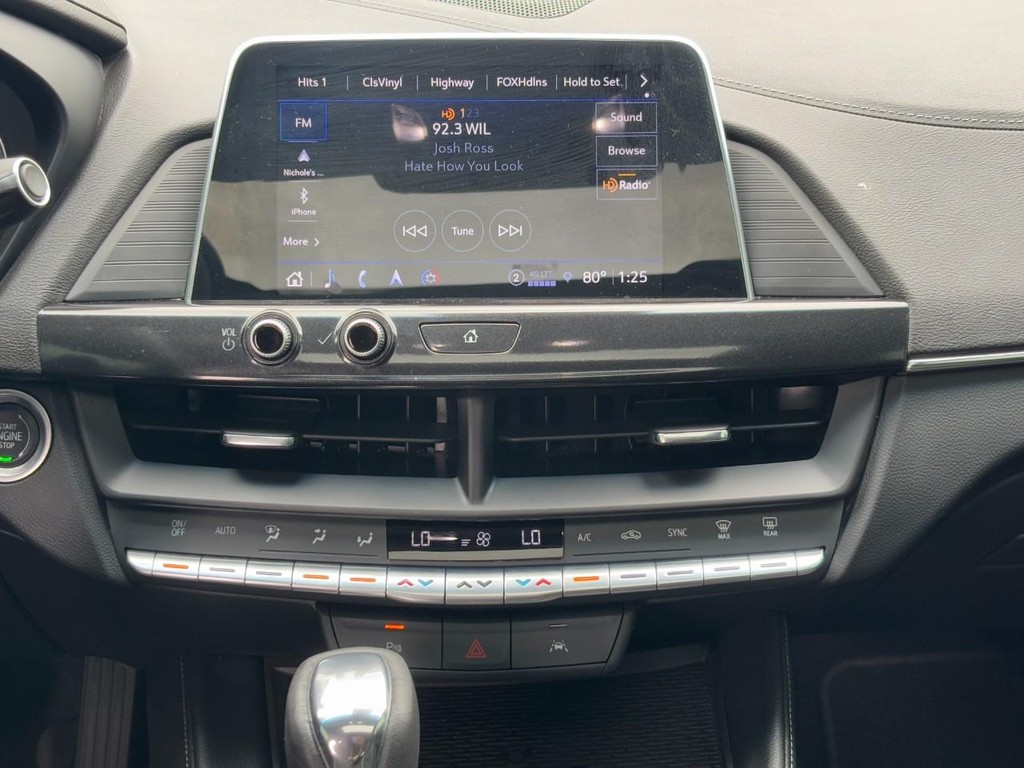 Cadillac CT4 Vehicle Full-screen Gallery Image 13