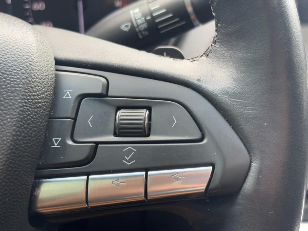 Cadillac CT4 Vehicle Full-screen Gallery Image 18