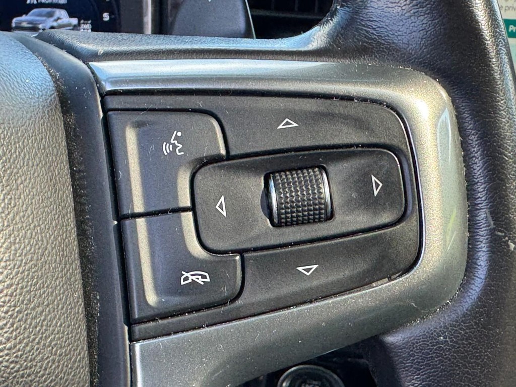 Chevrolet Silverado 1500 Vehicle Full-screen Gallery Image 19