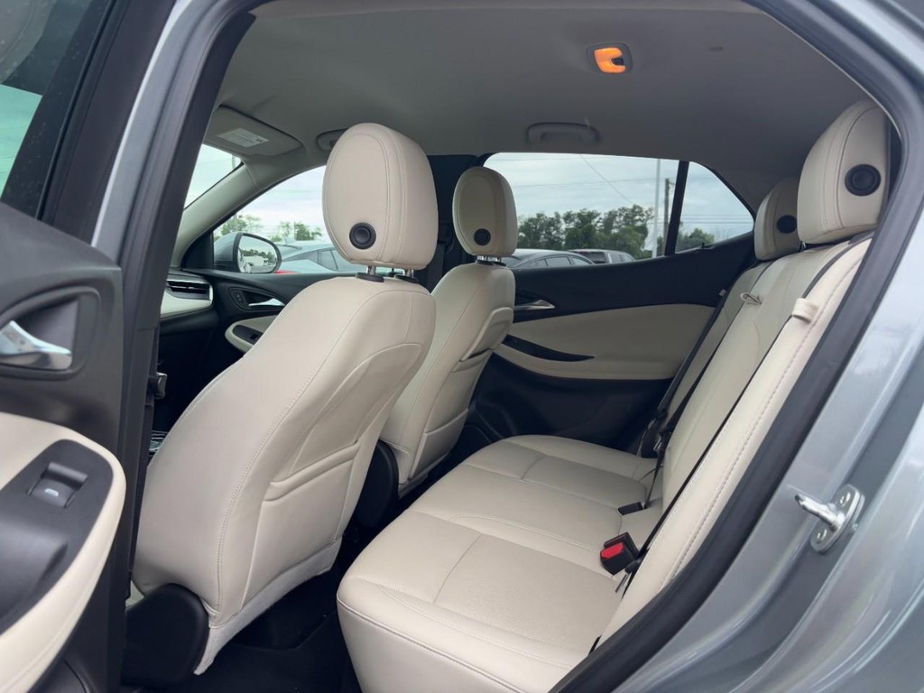Buick Encore GX Vehicle Full-screen Gallery Image 10