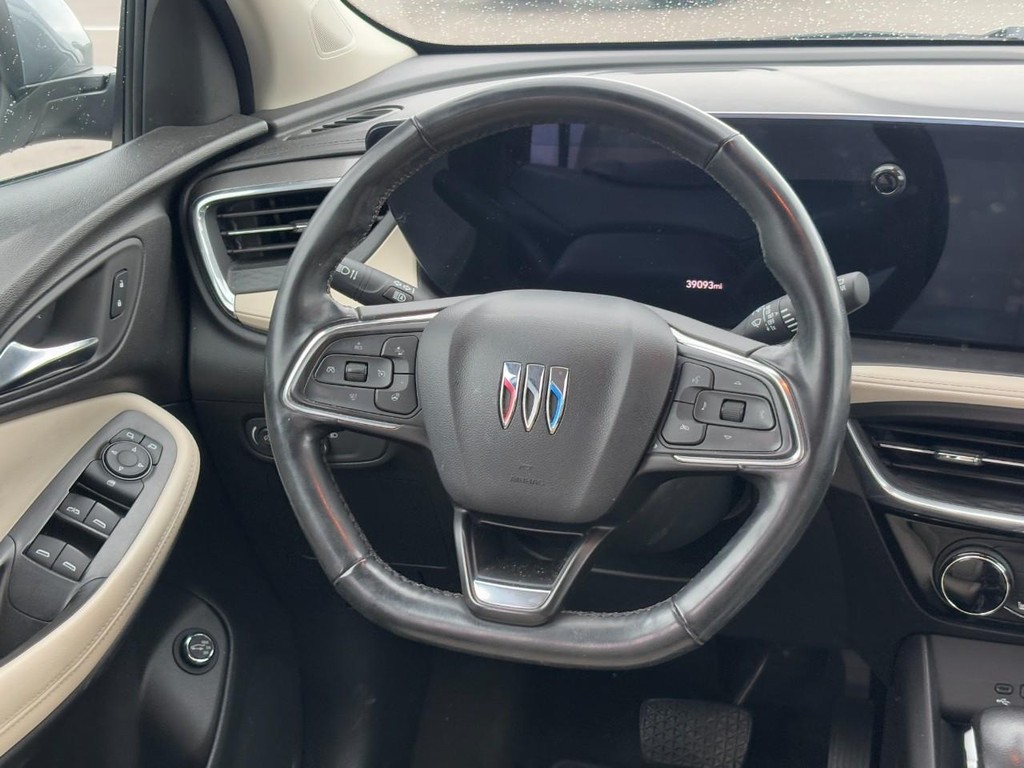 Buick Encore GX Vehicle Full-screen Gallery Image 12