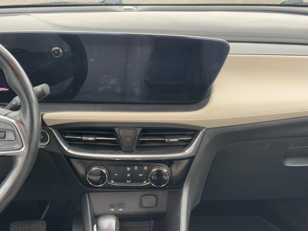 Buick Encore GX Vehicle Full-screen Gallery Image 13