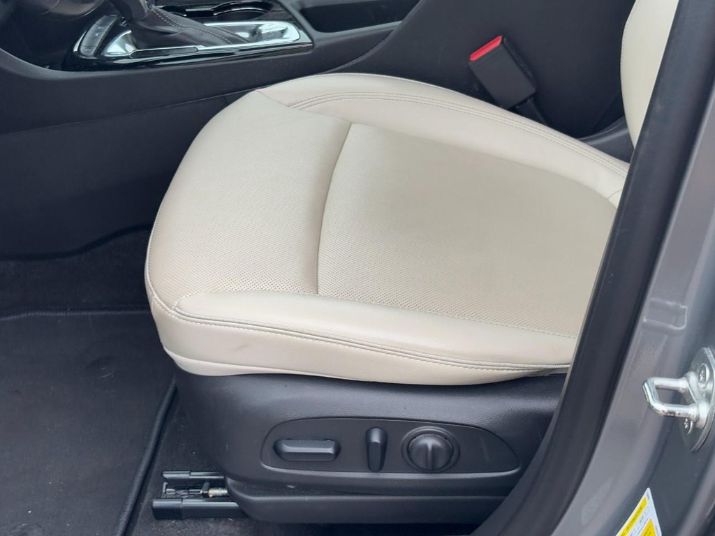 Buick Encore GX Vehicle Full-screen Gallery Image 15
