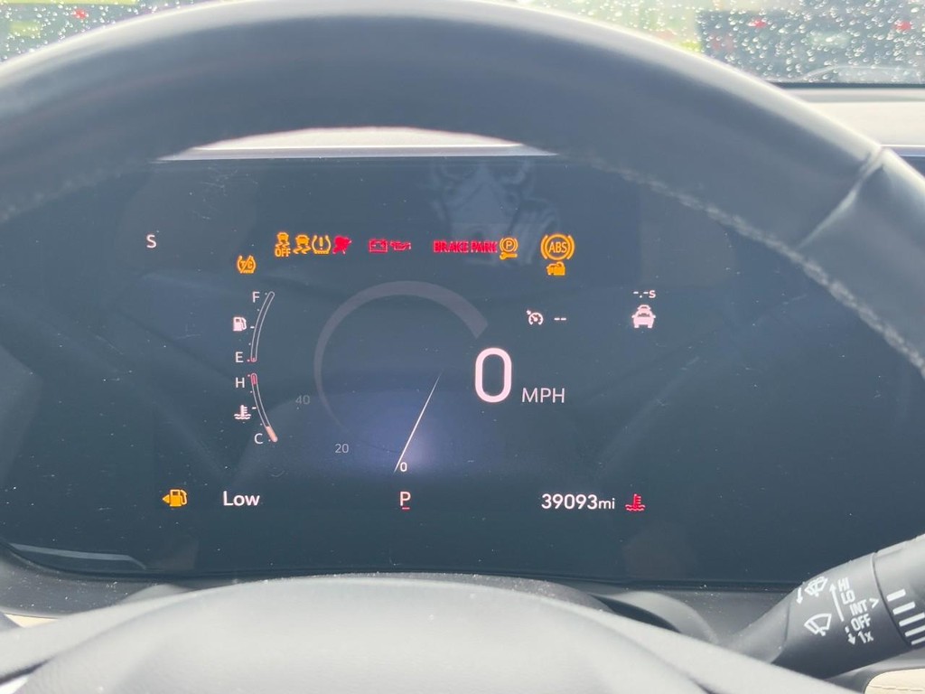Buick Encore GX Vehicle Full-screen Gallery Image 19
