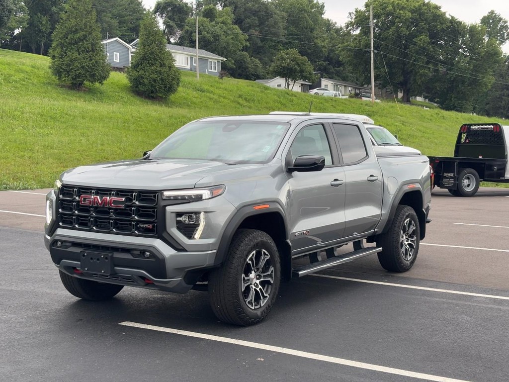 GMC Canyon Vehicle Full-screen Gallery Image 07