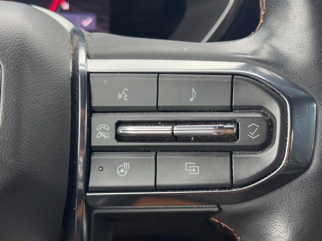 GMC Canyon Vehicle Full-screen Gallery Image 18